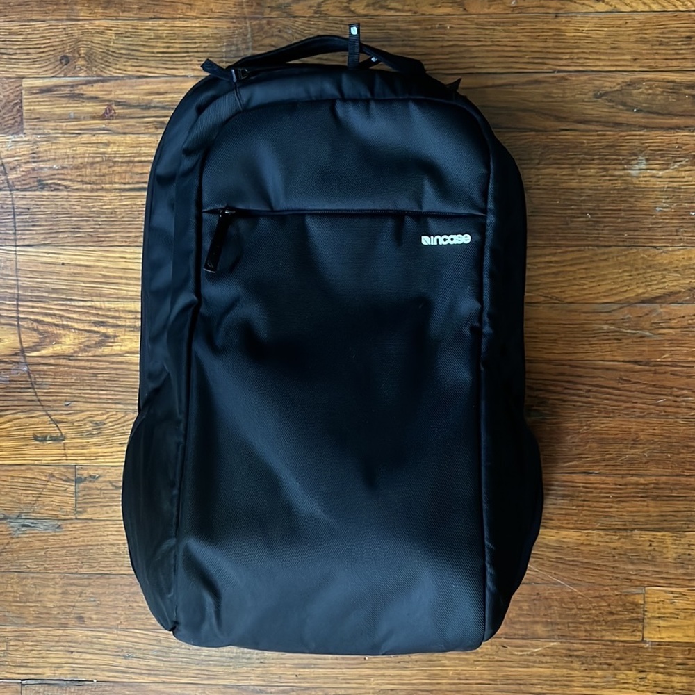 INCASE ICON BACKPACK